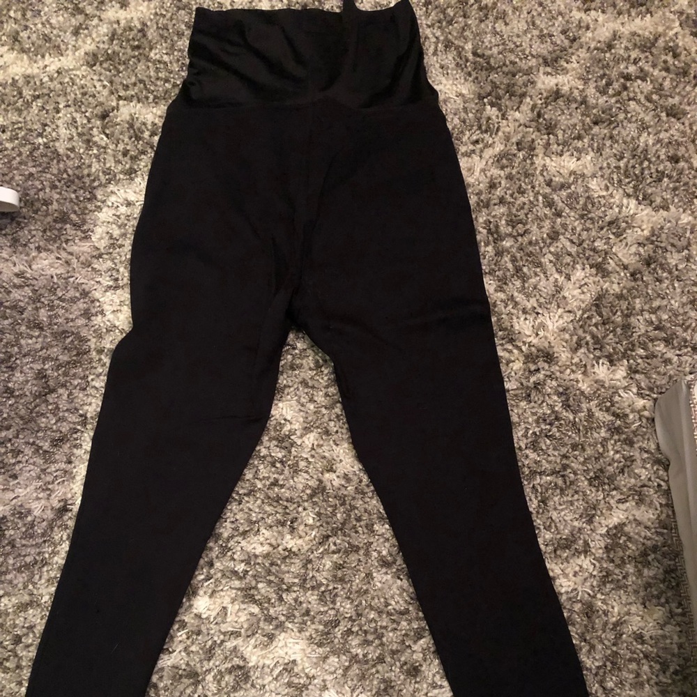 MATERNITY LEGGINGS IN SEAMED PONTE